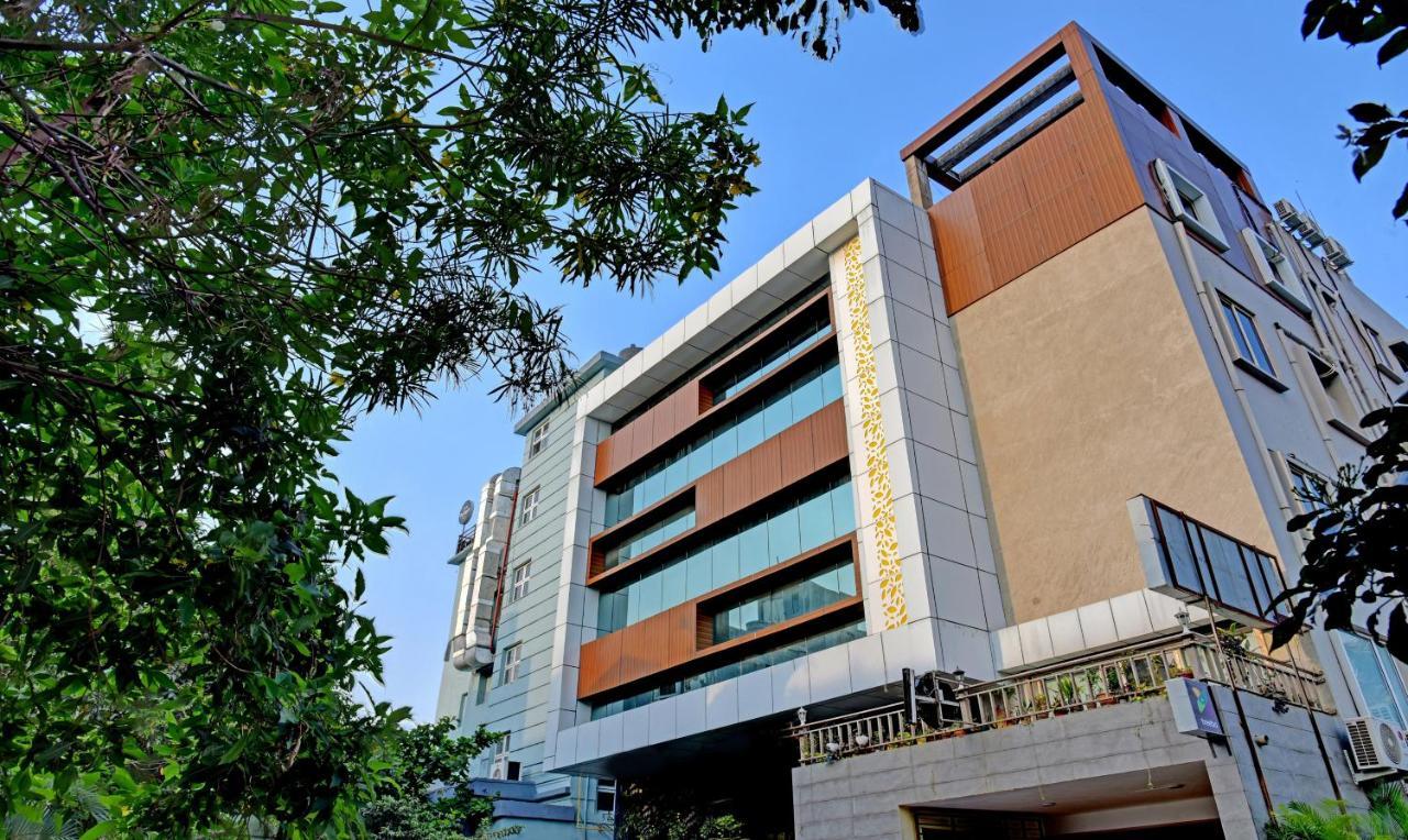 Treebo Lazystay Grand Patia บูบันเนสชวาร์ ภายนอก รูปภาพ