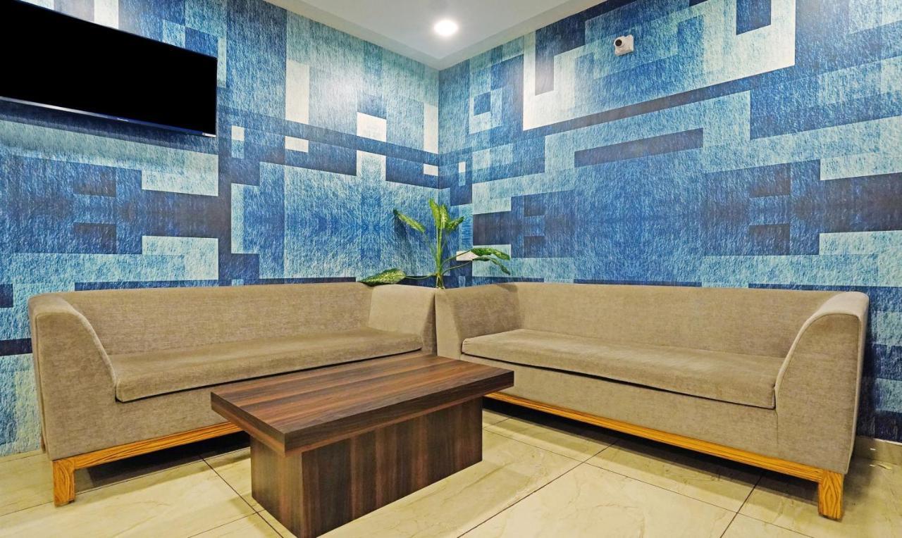 Treebo Lazystay Grand Patia บูบันเนสชวาร์ ภายนอก รูปภาพ